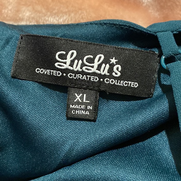 Dress - Picture 4 of 10